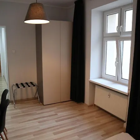 Miramar & Flats Познань